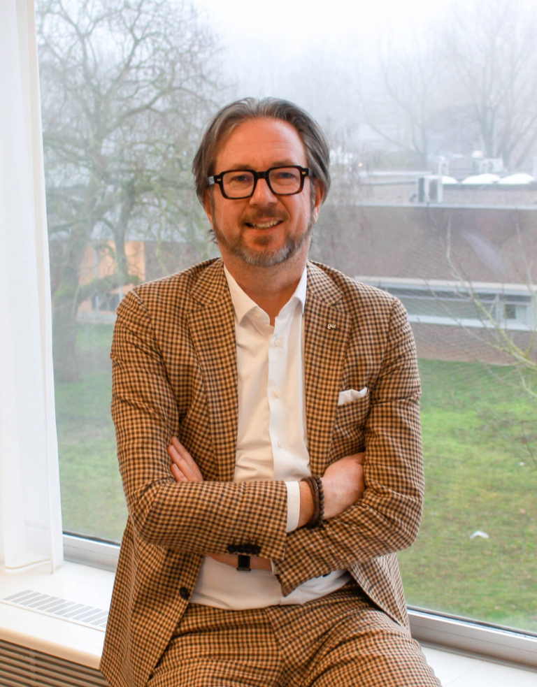 Peter Thuis